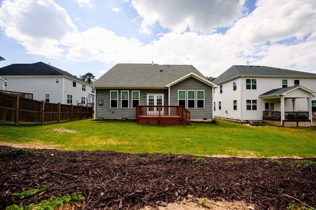Building Photo - Spacious 5BR House in Apex