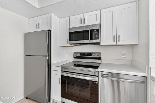 Foto del edificio - 4850 E Desert Cove Ave