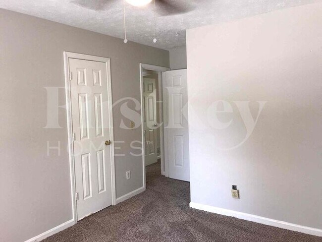 Foto del edificio - 2290 Georgia Ln