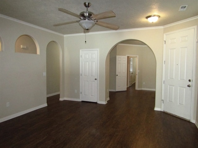 Building Photo - 738 Skipton Dr W
