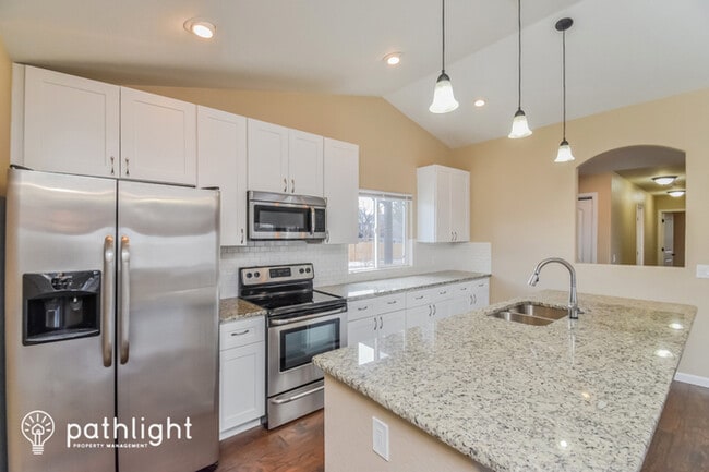 Building Photo - 187 Stratmoor Dr, Colorado Springs, CO, 80906