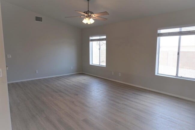 Building Photo - 1388 Skyline Ave