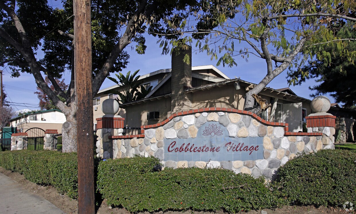 Primary Photo - 4504 Bandera St