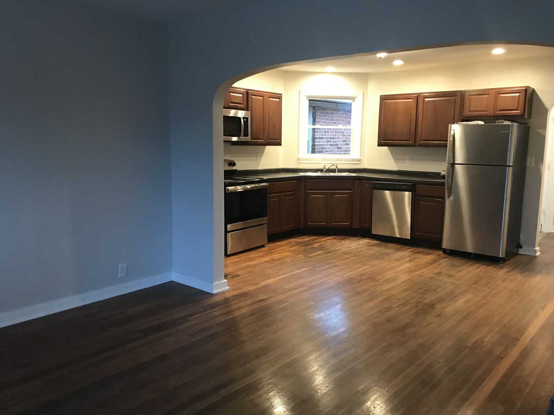 Open concept LR/Kitchen - 2215 Western Ave