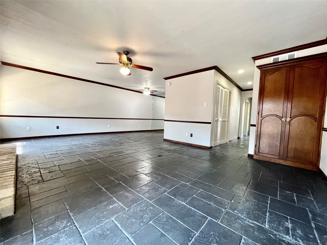Foto principal - 1551 W Sam Houston Pkwy S