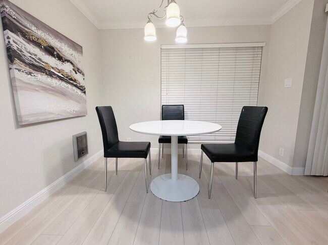 Foto del edificio - 8985 Alcosta Blvd