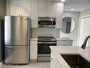 Building Photo - 600 Domenico Cir