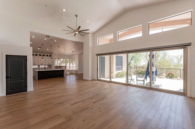 Foto del edificio - Scottsdale Mountain - Gated Community with Pool