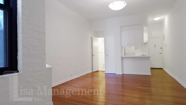Building Photo - 321 E 69th St