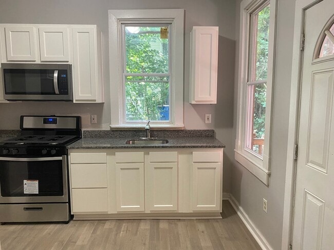 Photo - 13th Ave Apartment