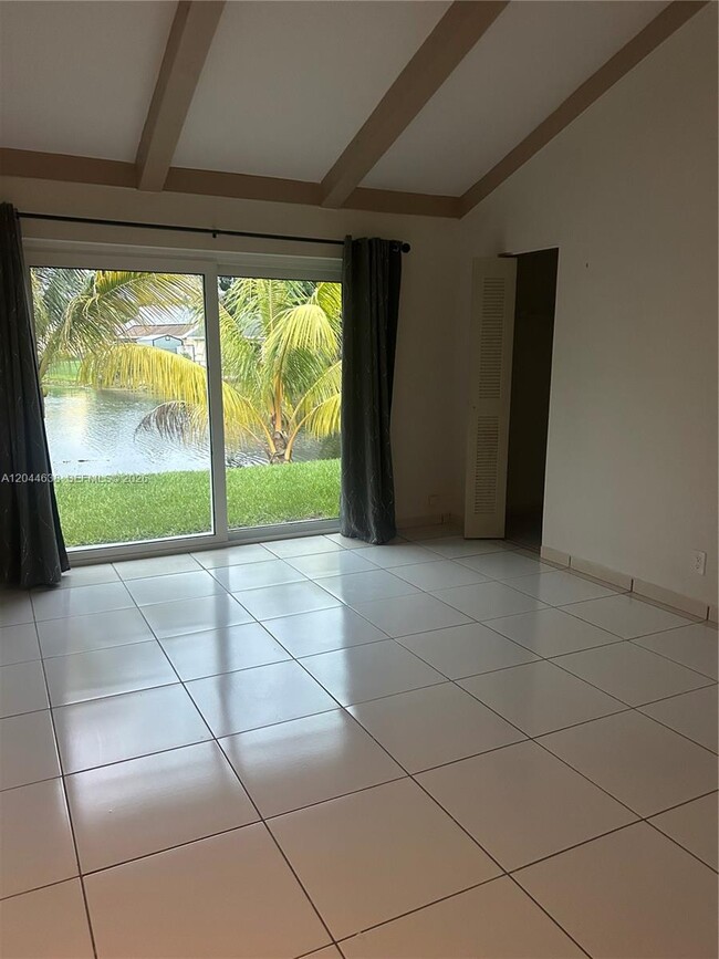 Foto del edificio - 2730 Cypress Ave