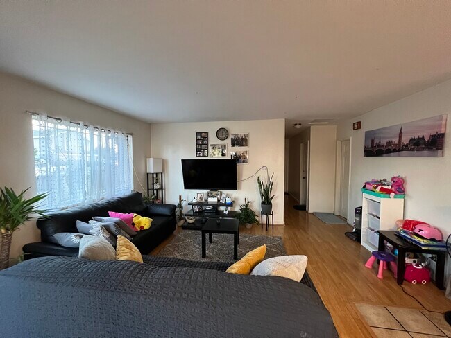 Living Room - 261 E 220th St
