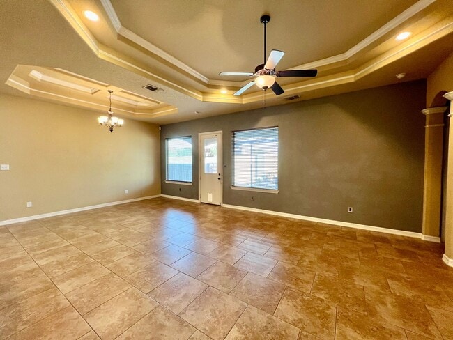 Building Photo - Charismatic 3 Bedroom/ 2 Bath With Office ...