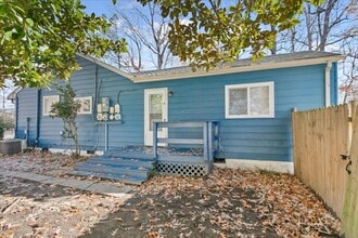 Building Photo - 222 Woodhaven Rd