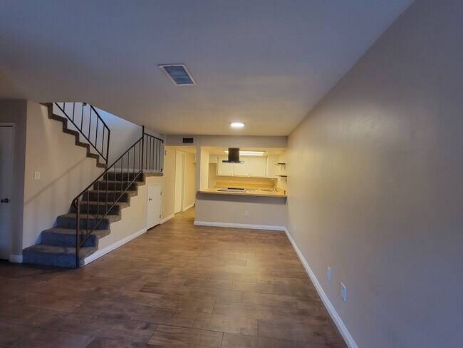 Building Photo - 5909 Fairfax Rd