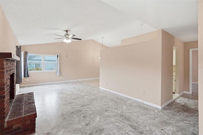 Foto del edificio - 754 Summerland Dr