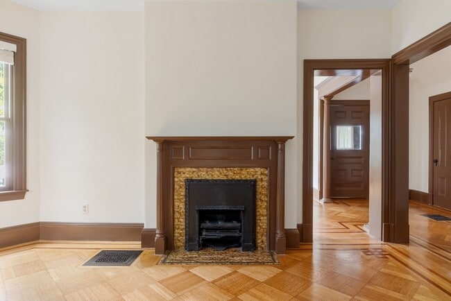 Building Photo - 88 Putnam Ave