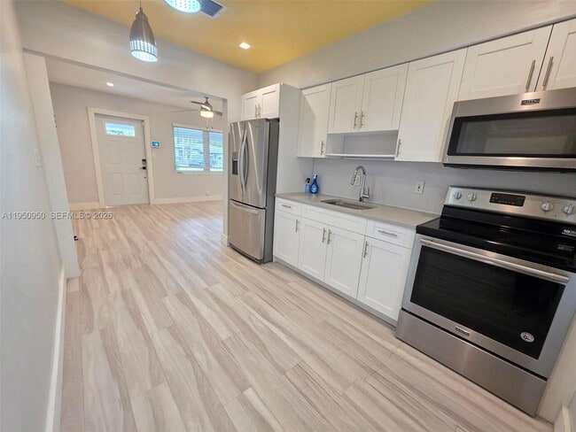 Photo - 250 NE 42nd St House