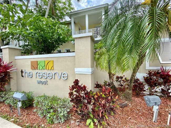 Building Photo - 7449 NW 114th Ct  7449 Doral Fl 33178