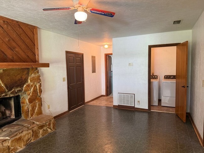 Building Photo - 16326 NW 118th Pl