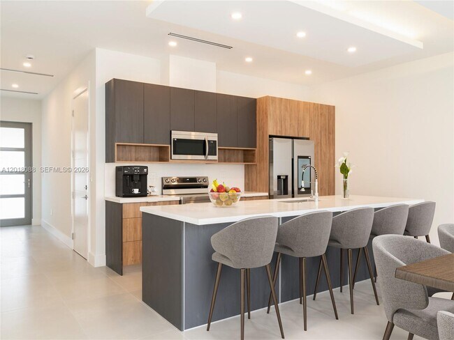 Foto del edificio - 830 SW 30th St