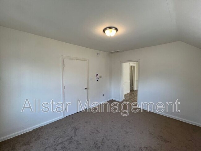 Foto del edificio - 3617 W 46th St