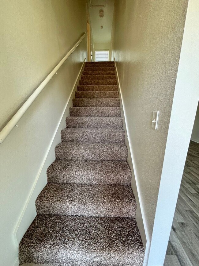 Foto del edificio - Riverwalk Townhomes