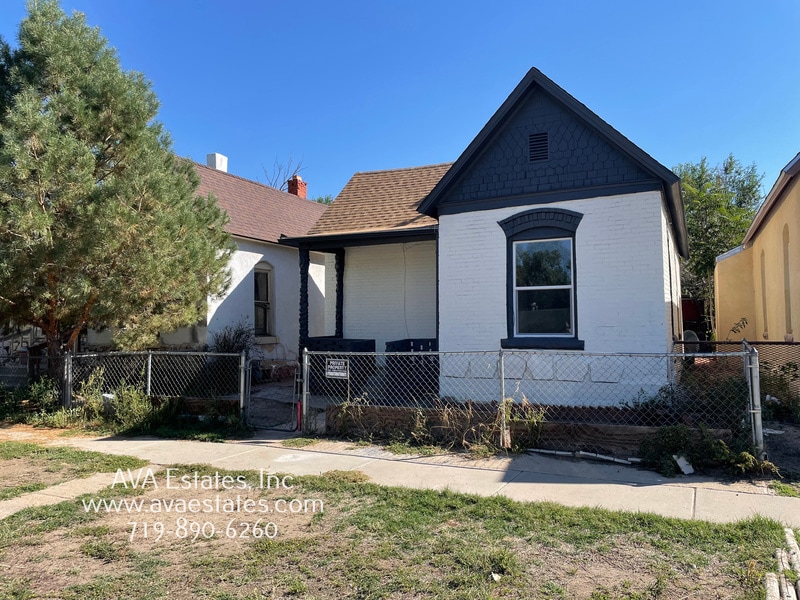 Primary Photo - 104 N Glendale Ave