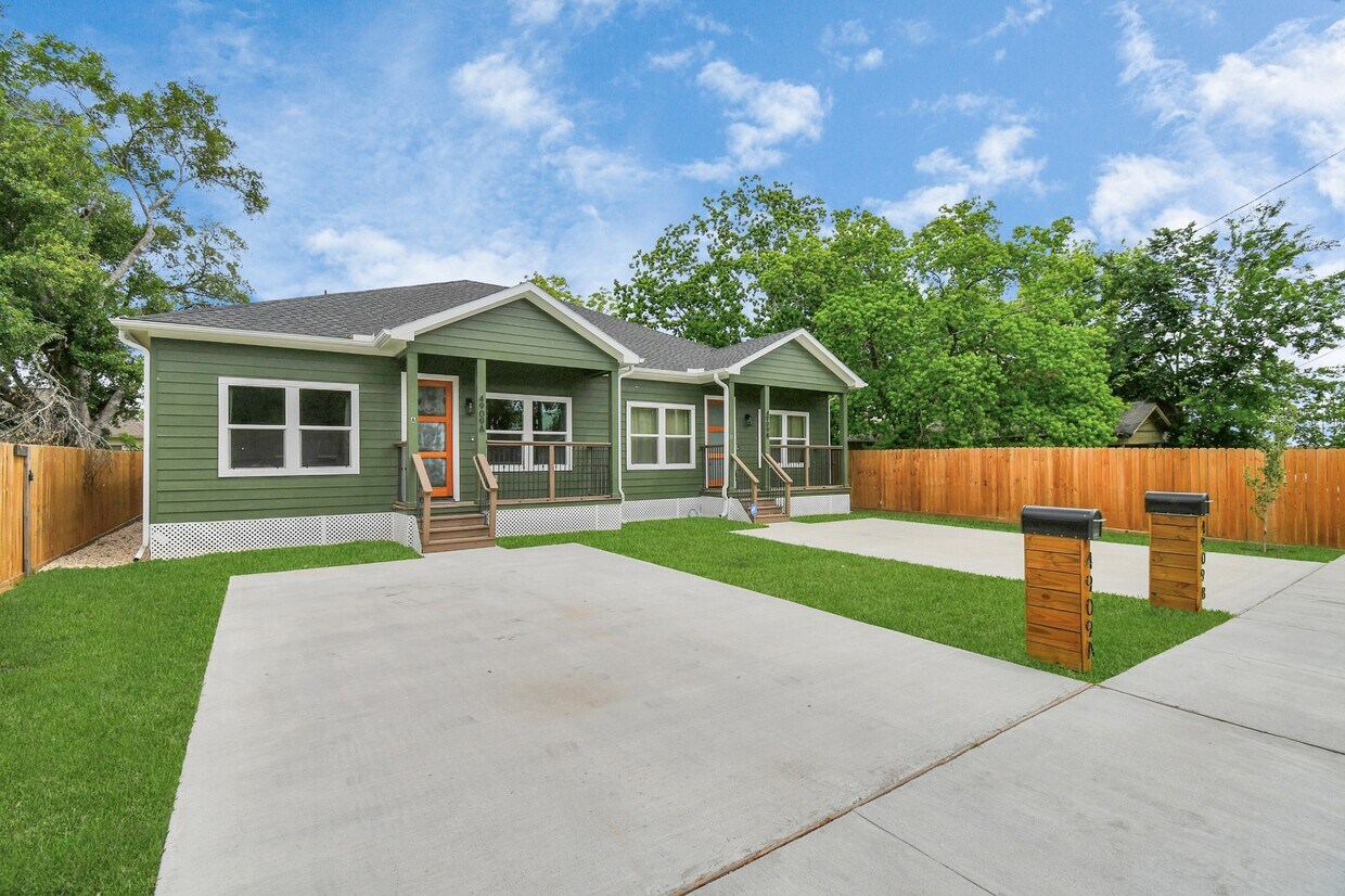 Foto principal - 4909 Higgins St