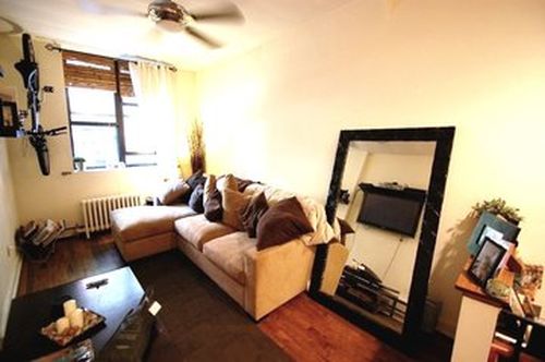Primary Photo - 421 E 9th St