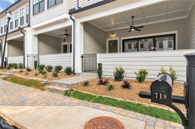 Foto del edificio - 718 Stickley Oak Way