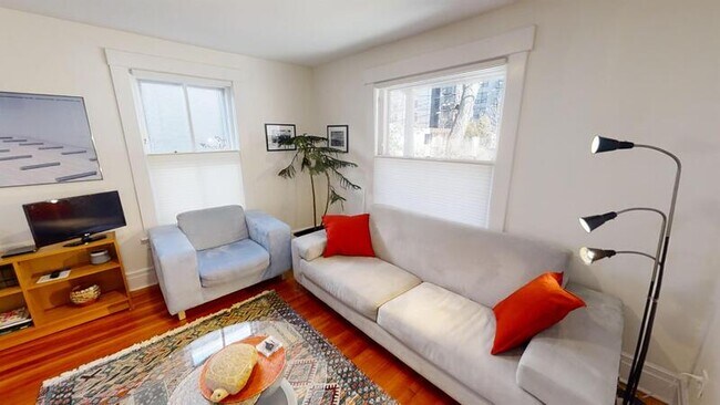 Photo - 618 S Ashley St Apartment