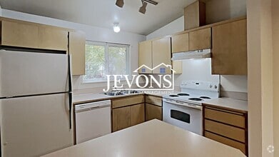 Building Photo - 5615 Mt Tacoma Dr SW