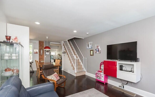 Foto del edificio - Stunning 2-Bedroom Townhome in Point Breez...