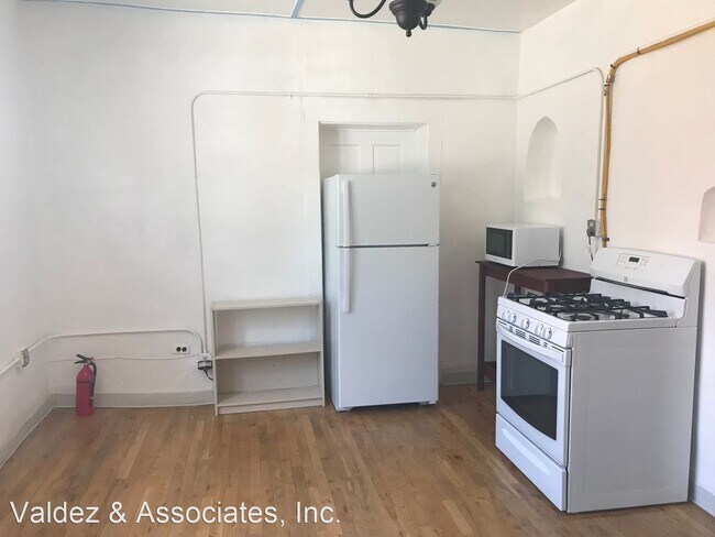 Building Photo - 1 br, 1 bath House - 529 Old Santa Fe Trail