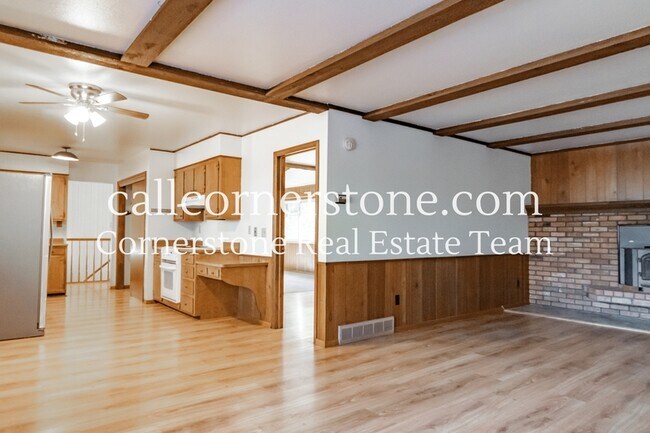 Building Photo - 18185 Woodhaven Dr