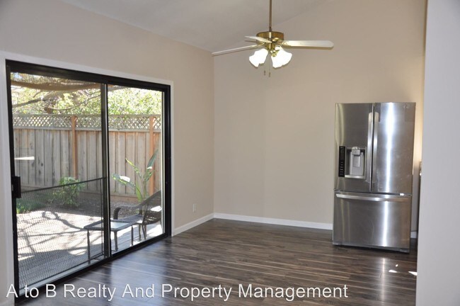 Foto del edificio - 3122 Remington Way