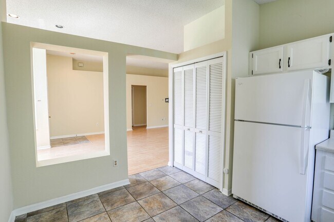 Foto del edificio - 1057 Kelsey Ave