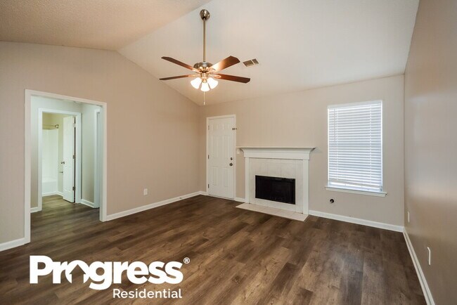 Building Photo - 608 Fieldcrest Dr