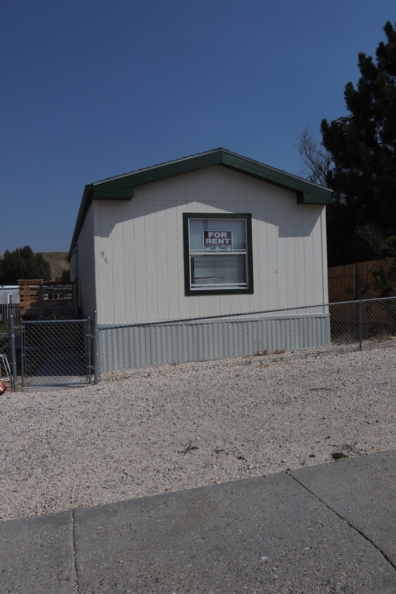 Primary Photo - Affordable 3 bedroom 2 bathroom mobile home!