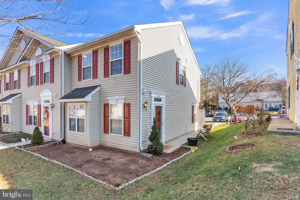 Foto principal - 20449 River Ripple Square