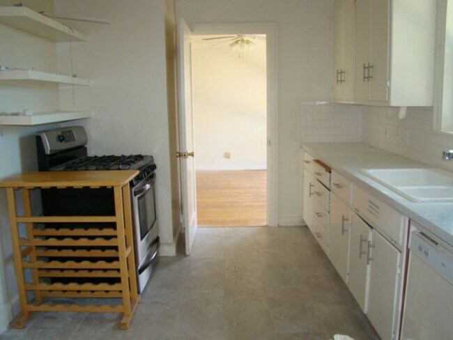 Foto del edificio - 14850 Elton Drive