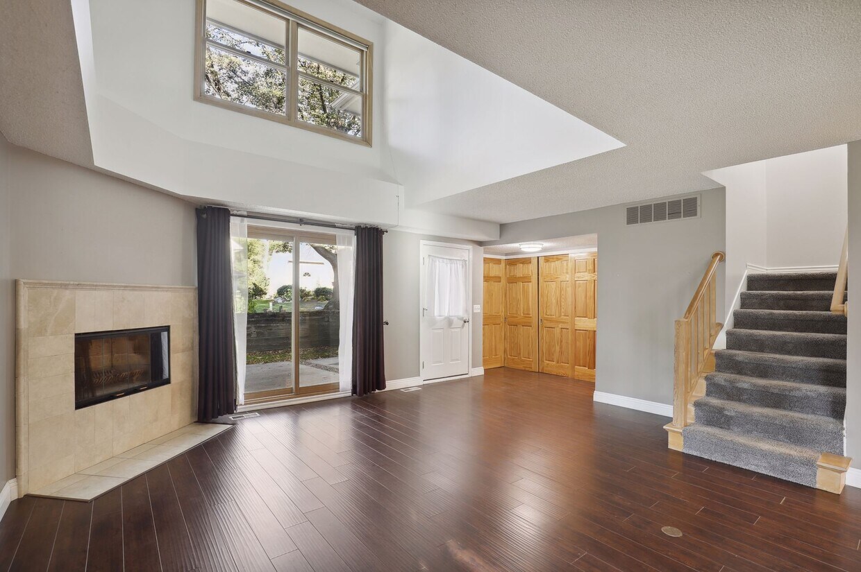 18717 Clear View Ct, MN 55345 Townhome Rentals in MN