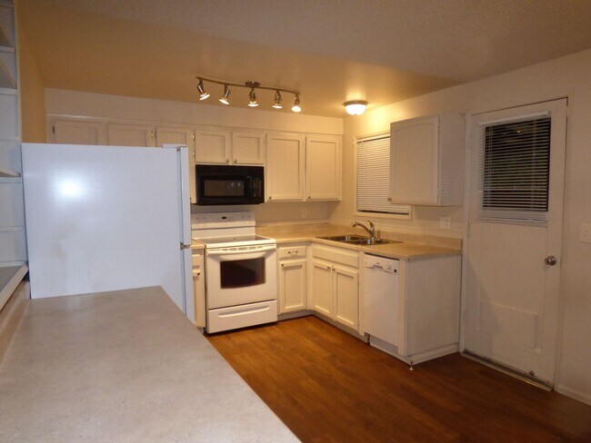 Foto del edificio - 3 bed 1 bath House