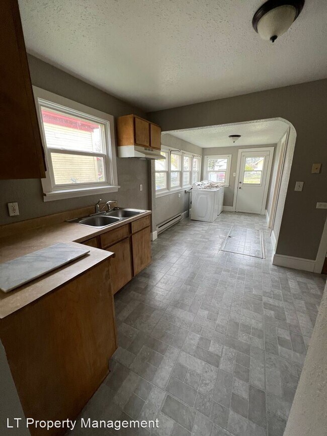 Foto del edificio - 2 br, 1 bath House - 2010 E 1st Ave