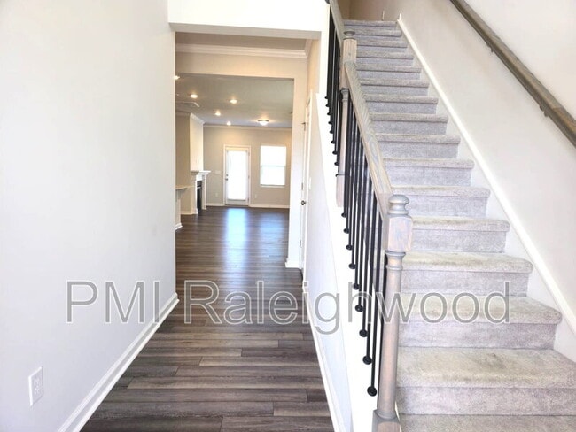 Building Photo - 1060 Maple Br Cir