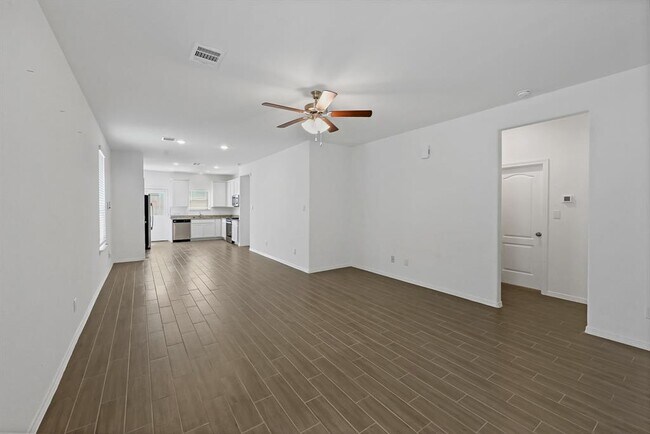 Building Photo - 25395 Northpark Lake Dr