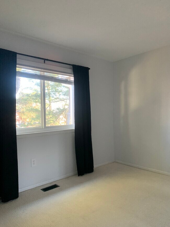 Foto del edificio - 57 Ember Ln