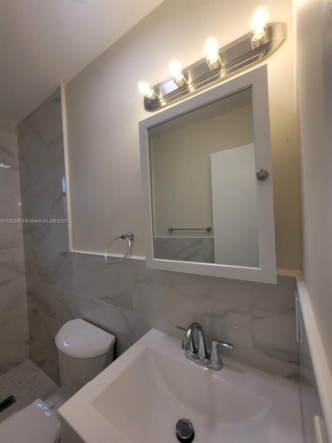 Foto del edificio - 2526 Taylor St