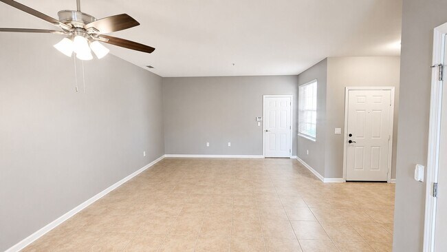 Building Photo - 3696 Parkridge Cir